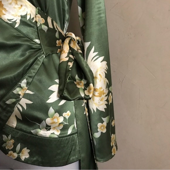 Floral Silk Surplus Blouse - Picture 2 of 9